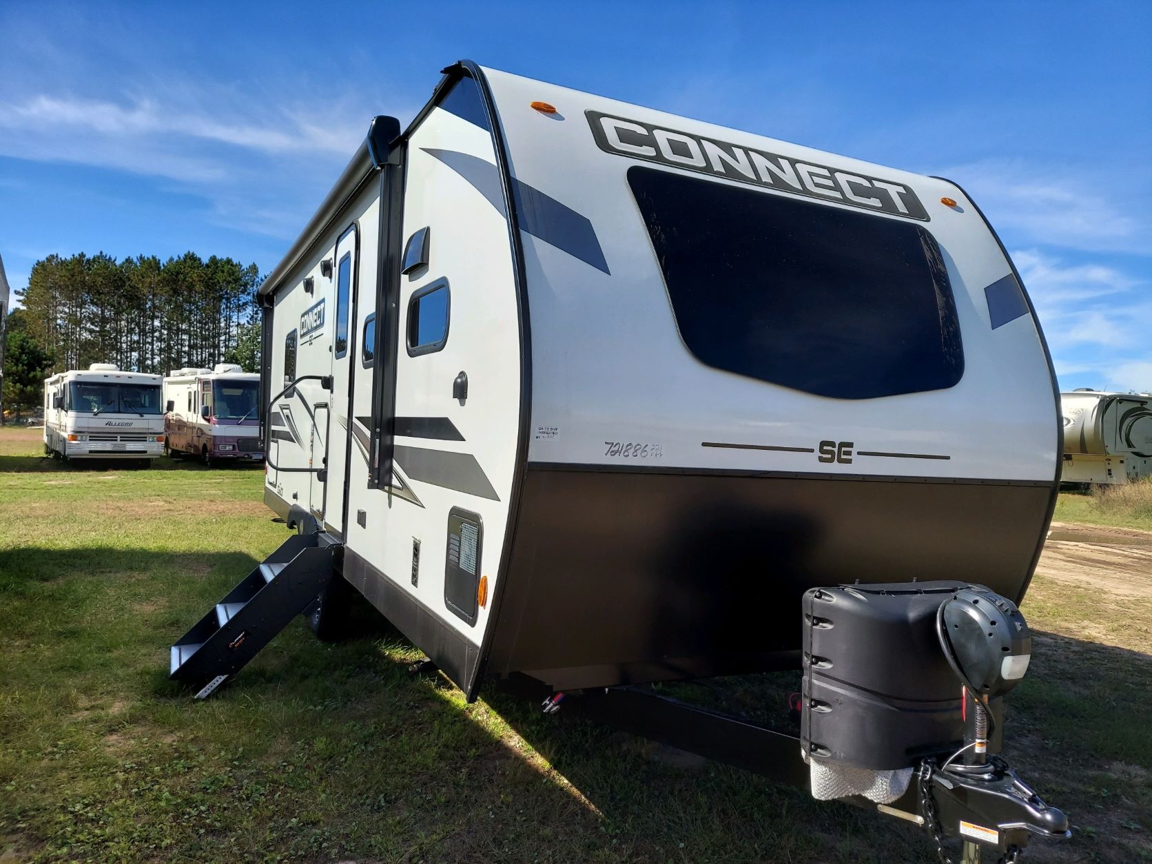 who manufactures connect travel trailers